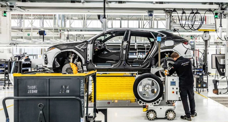 ورشة لامبورجيني في جدة 2 ورشة لامبورجيني في جدة